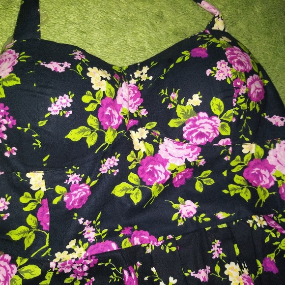 Black Floral Dress - Picture 10 of 10